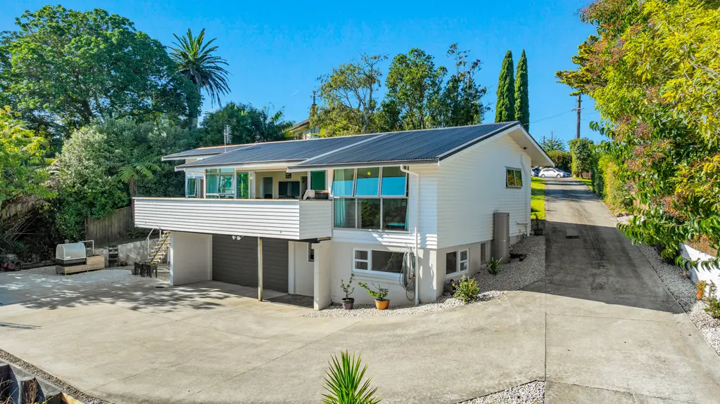 Te Atatu Peninsula 4બેડરૂમ Space, sunshine, and so many possibilities