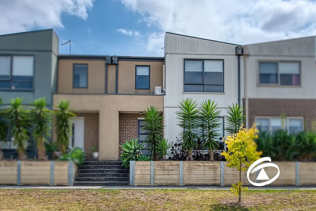 61 Atlantic Drive, Pakenham, VIC 3810