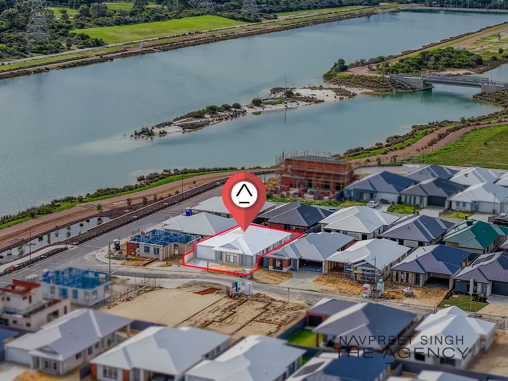 Champion Lakes 5部屋 Brand-New Luxury Living with Beautiful Lake Views