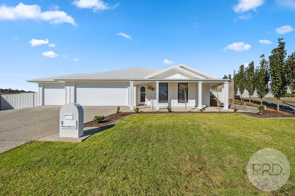 Gobbagombalin 5 Bedroom Modern Elegance. Family Functionality.