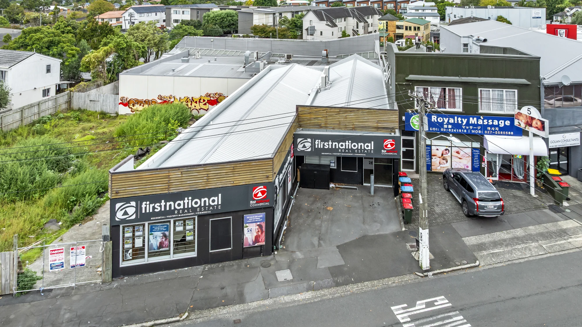 Royal Oak City fringe freehold - invest or occupy