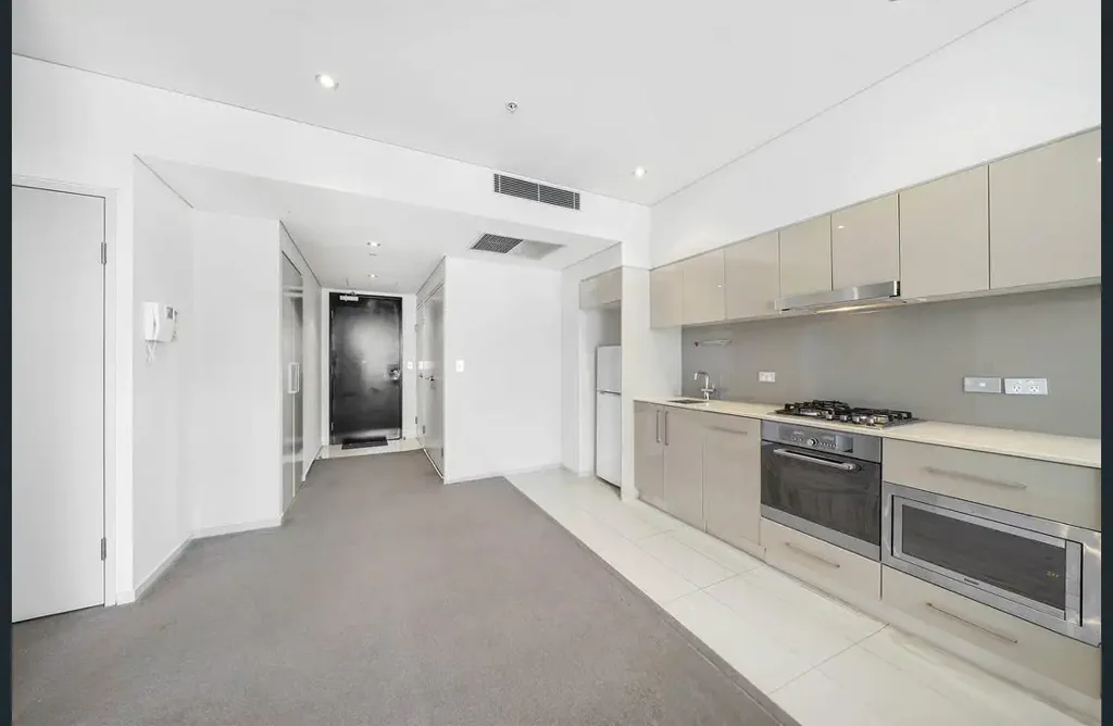 Convenient City Living in the Heart of Sydney!