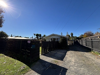 Three Bedrooms on River Road, Chartwell