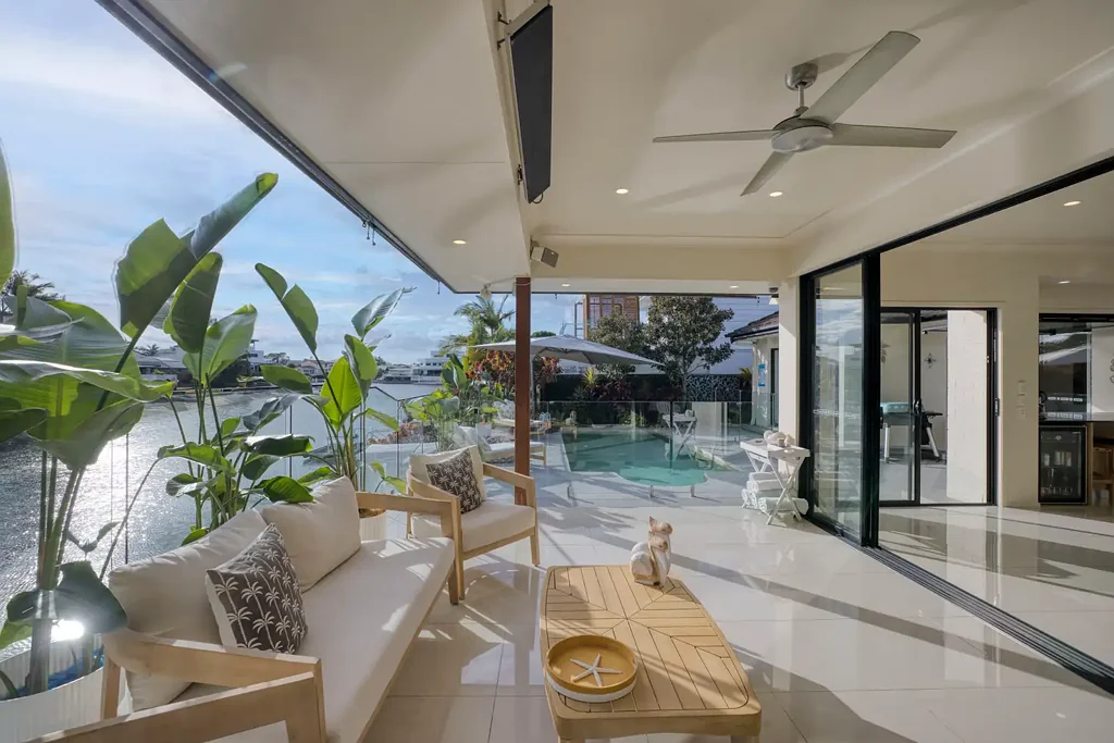 5 Crest View Key, Broadbeach Waters, QLD 4218