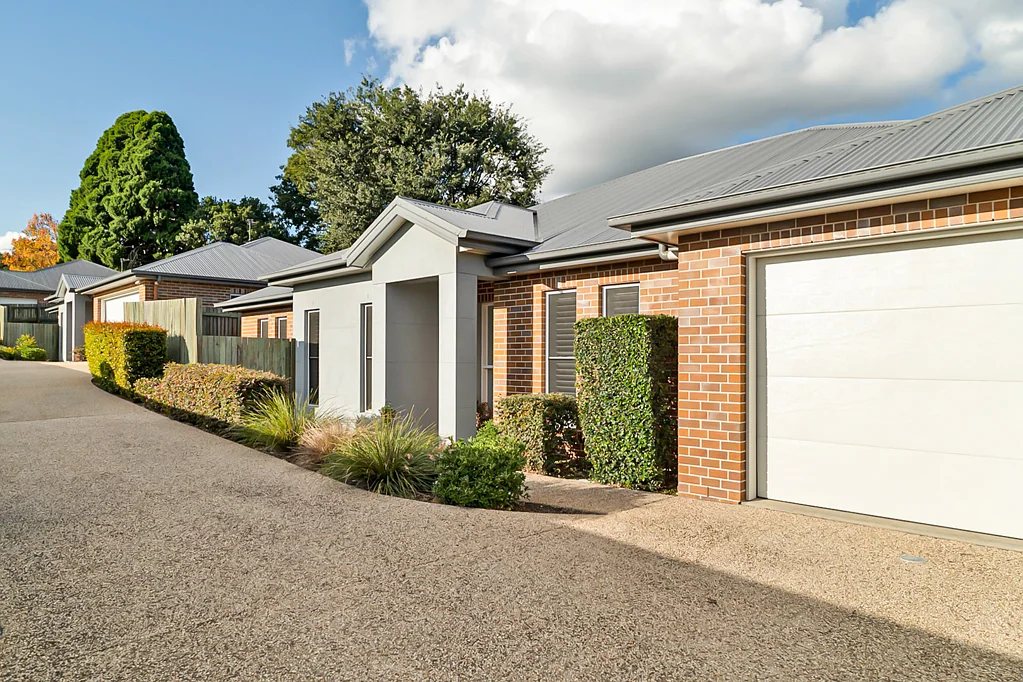 Executive Unit in Sought After Locale