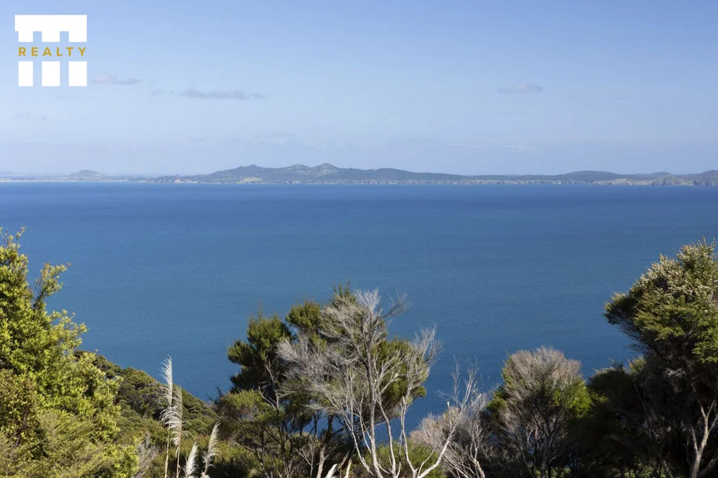 Mangonui Stunning Coastal Views with Direct Beach Access,
