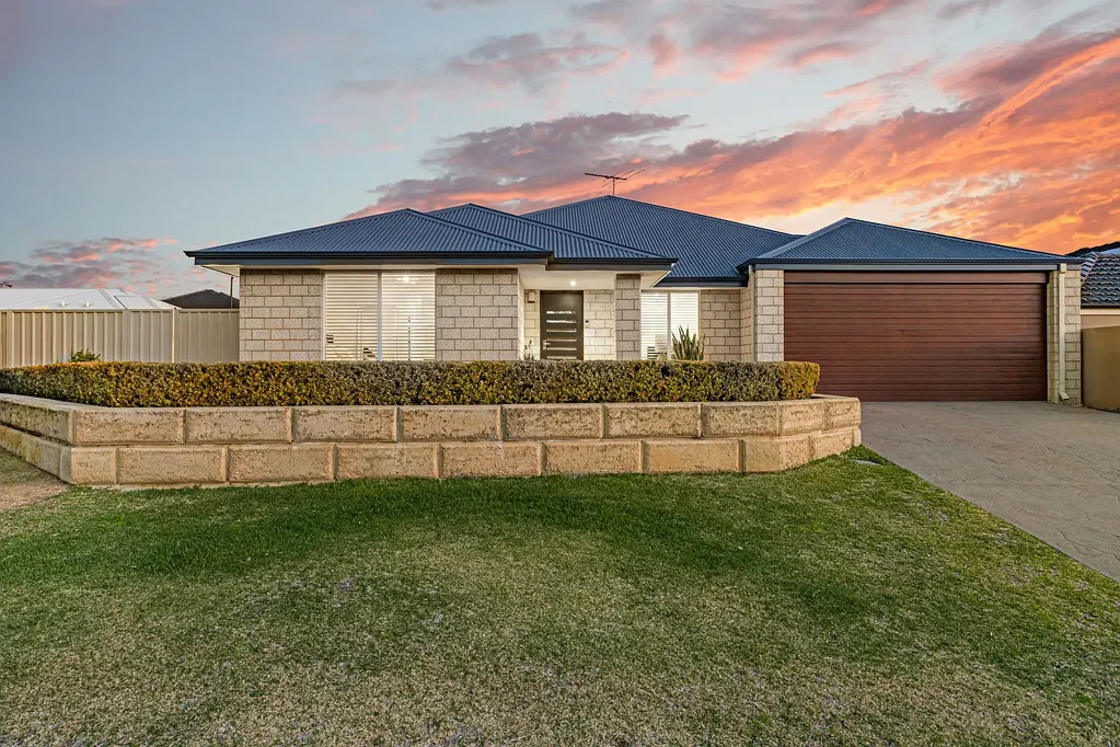 7 Radonich Way, Lake Coogee, WA 6166