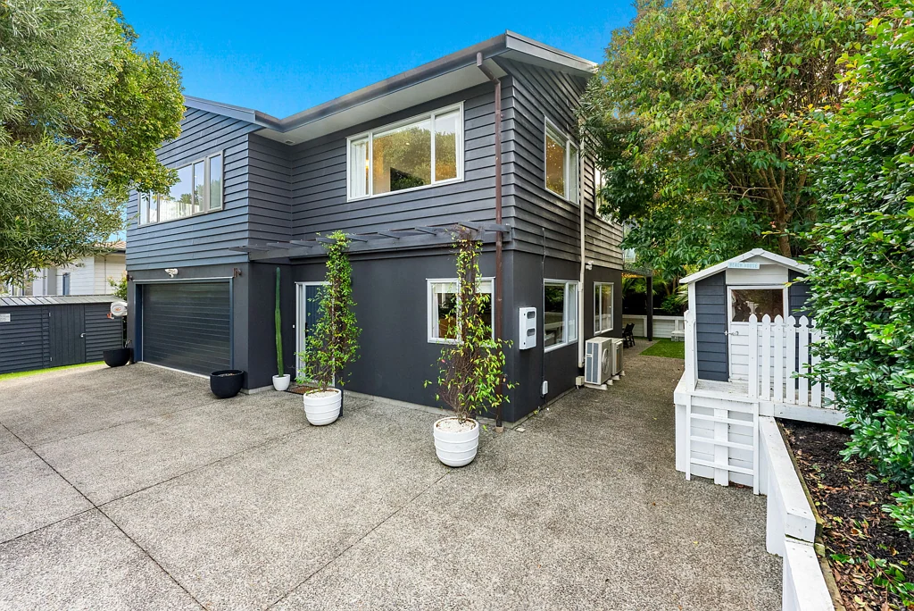 Manly 5침실 Coastal comfort meets clever opportunity