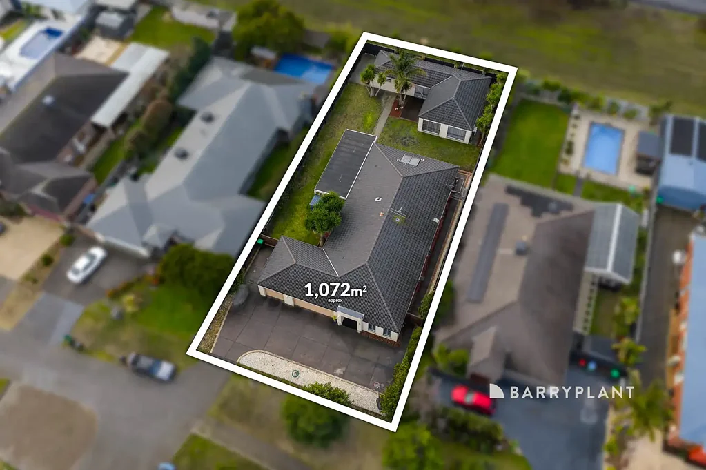 Mornington 6ਬੈੱਡਰੂਮ Two Homes, One Block – The Ultimate Family Compound