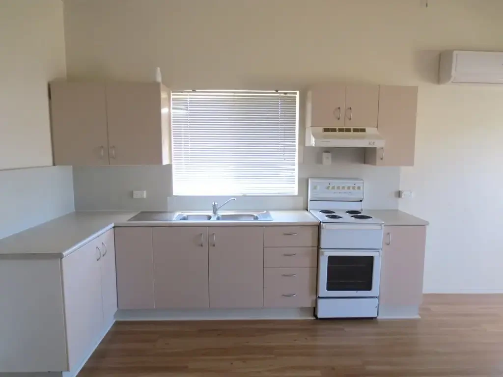 TWO BEDROOM UNIT - PRIME LOCATION!