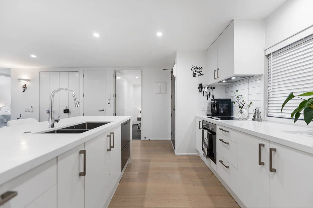 Orewa 2 Slaapkamer Immaculate Lock-and-Leave Ready Right Now