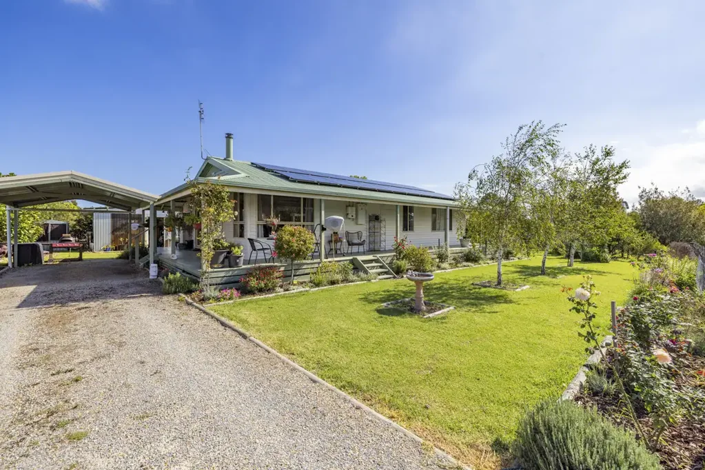 Metung 3ਬੈੱਡਰੂਮ Charming North-Facing Home with Country Cottage Garden