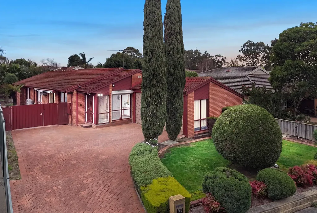 Lysterfield 3房 宽敞的家庭生活，灵活的室内与室外空间 Spacious Family Living with Flexible Indoor & Outdoor Spaces