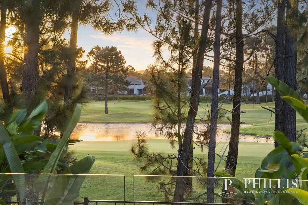 Hope Island 4બેડરૂમ Award-Winning Sanctuary Cove Masterpiece with Golf Course Frontage & North-West Facing Elegance. Very private!
