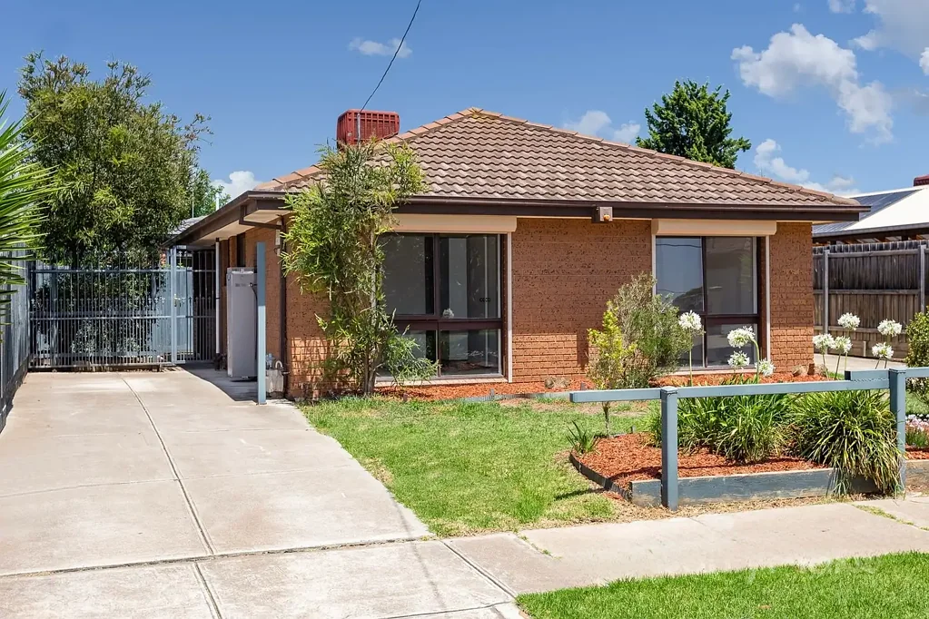 1/16 Roach Drive, Altona Meadows, VIC 3028