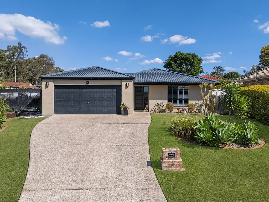 Camira 3Zimmer Immaculate Family Home with Poolside Living in a Peaceful Family Community