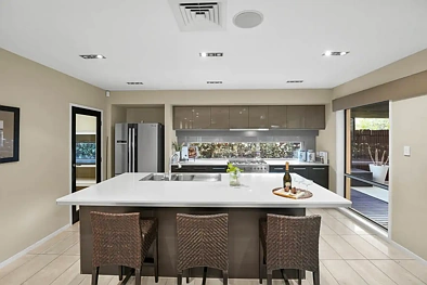 Kusina - 25 Cardena Drive, Augustine Heights, QLD 4300