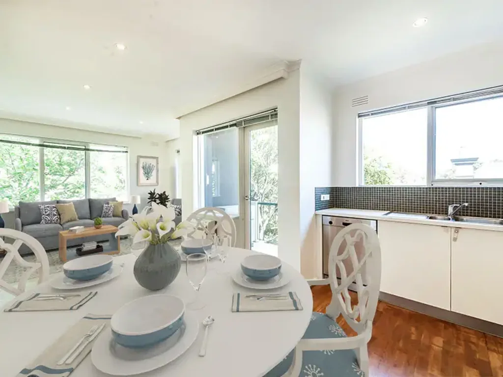 Stylish & Spacious Two-Bedroom Apartment in Prime Elwood Location