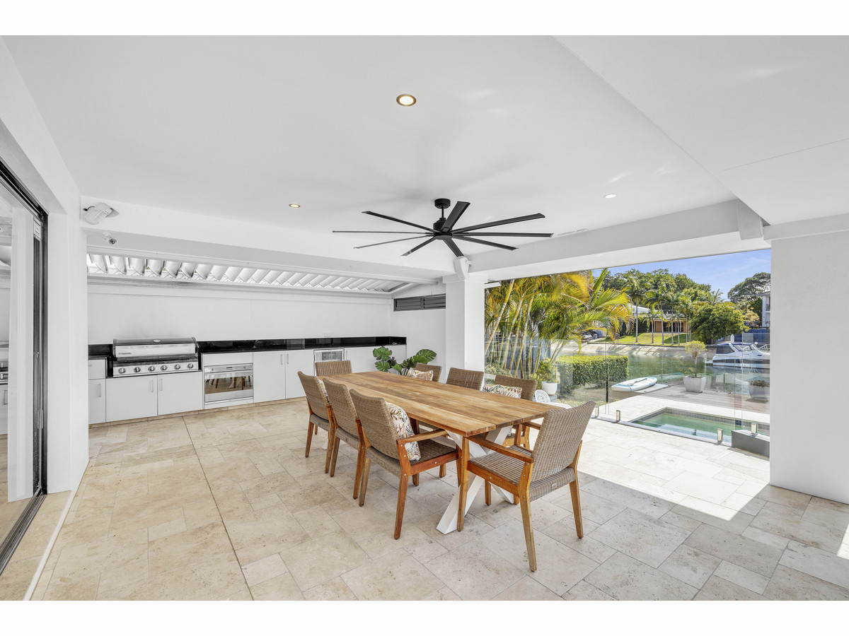 15 PARK AV, BROADBEACH WATERS QLD 4218, 0 Bedrooms, 0 Bathrooms, House