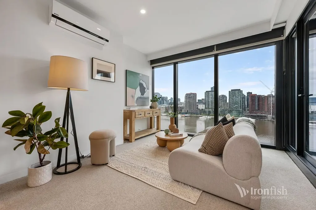 Docklands 1 Bedroom Wake Up to Stunning Harbour Views in the Heart of Docklands!