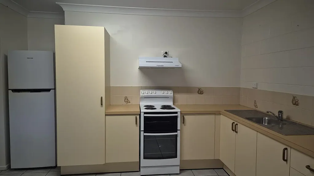 Furnished unit in quiet complex