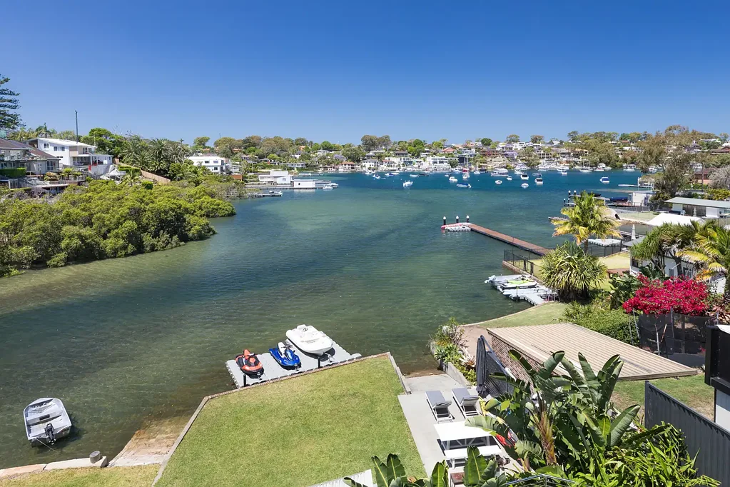 Caringbah South 4ਬੈੱਡਰੂਮ Street-to-Waterfront Elegance