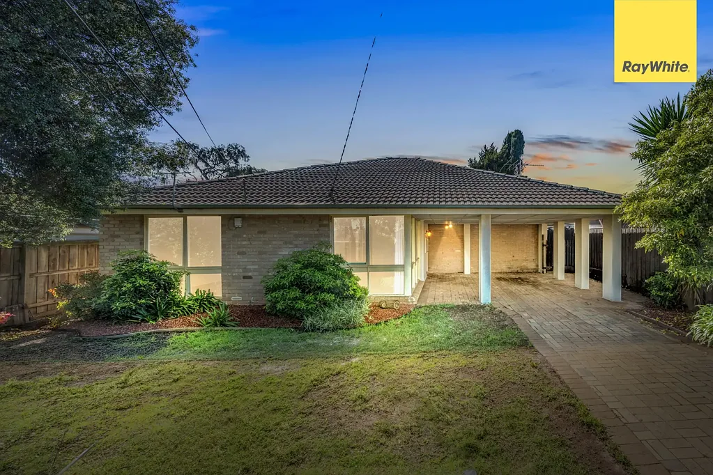 Melton 3Zimmer Endless Potential in a Prime Melton Location on 585m2 (approx.)