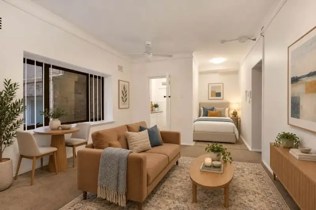 Freshly Updated Bathroom & Convenient Potts Point Living