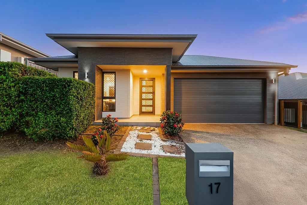 Ripley 4Zimmer Stunning Family Home in the Heart of Ripley with Amazing View from Backyard