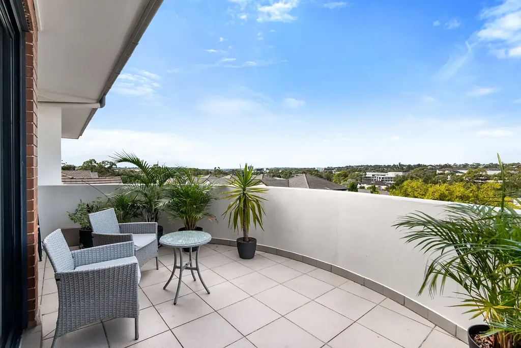 Campbelltown 1Moenga Stylish Apartment in the Heart of Park Central
