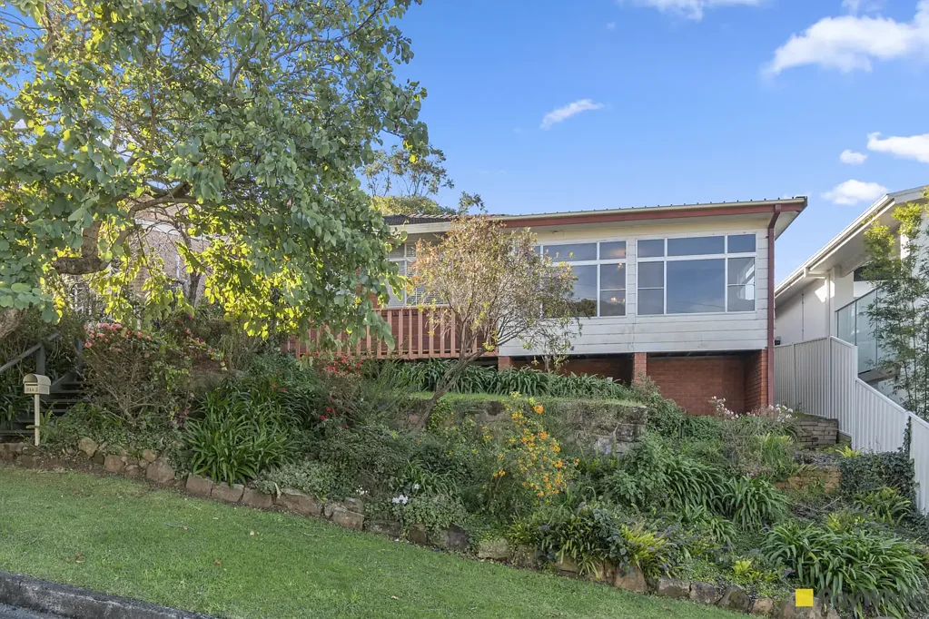 Austinmer 4房 Options Galore - Develop, Renovate or Re-build! Options Galore - Develop, Renovate or Re-build!