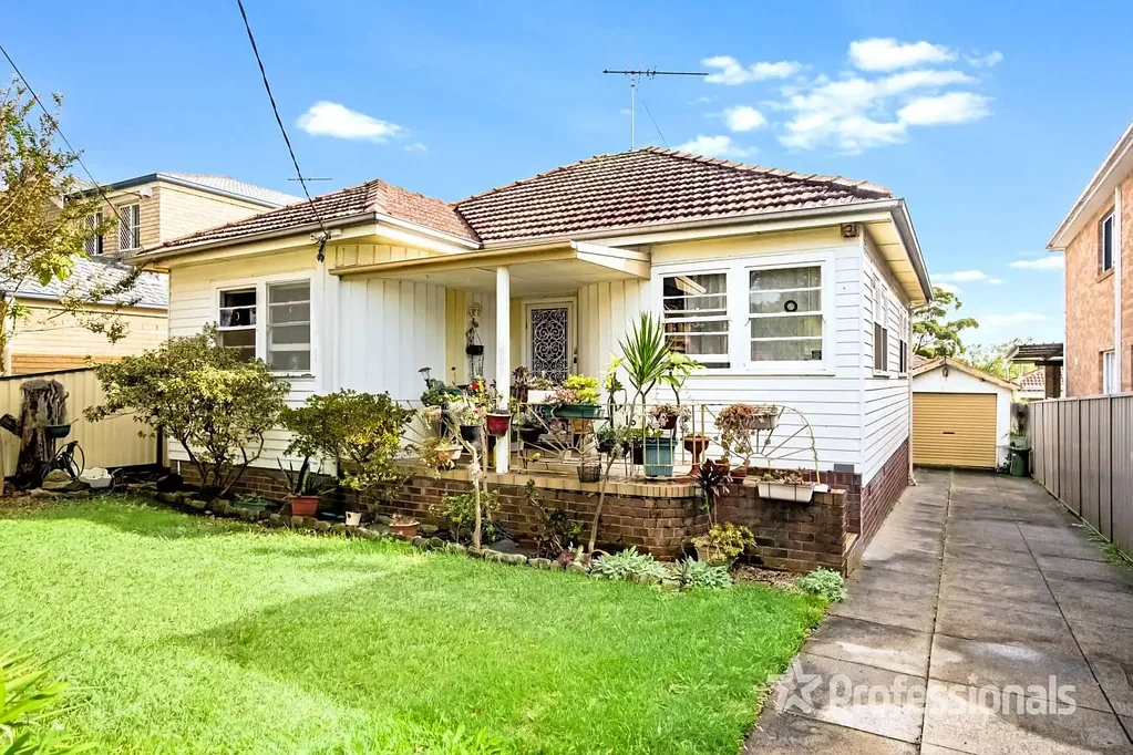 16 Barnards Avenue, Hurstville, NSW 2220