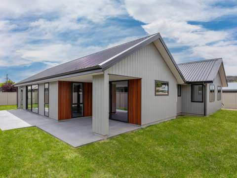 Alexandra 3部屋 MODERN LIVING MEETS CONVENIENCE