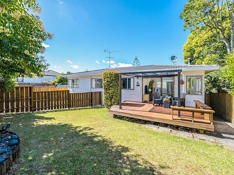 2/6 Orton Street, Glenfield, North Shore City