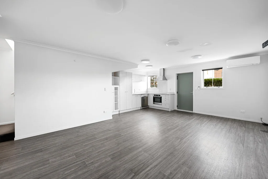 Hamilton East 3部屋 Convenient Location, Easy Living