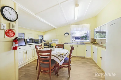 ਰਸੋਈ - 30 Milden Street, Gin Gin, QLD 4671