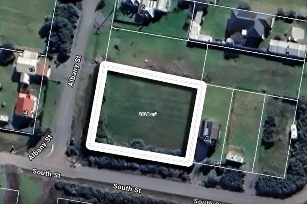 Port Albert LARGE CORNER BLOCK IN PORT ALBERT

ALL SERVICES CONNECTED-READY - SET - GO TO BUILD

CHEAPEST ONE GOING - NEGOTIABLE