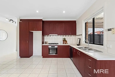 2/128 Boldrewood Parade, Reservoir, VIC 3073, 3房, 2浴, Unit