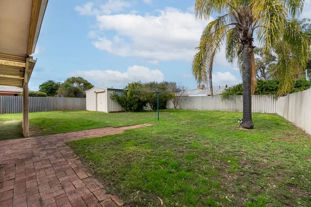 15 Voyager Court, Cooloongup, WA 6168