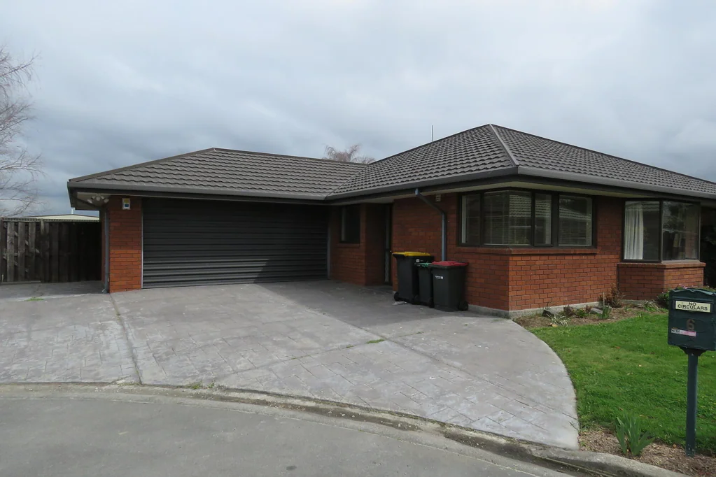 Three bedrooms + study in quiet cul-de-sac