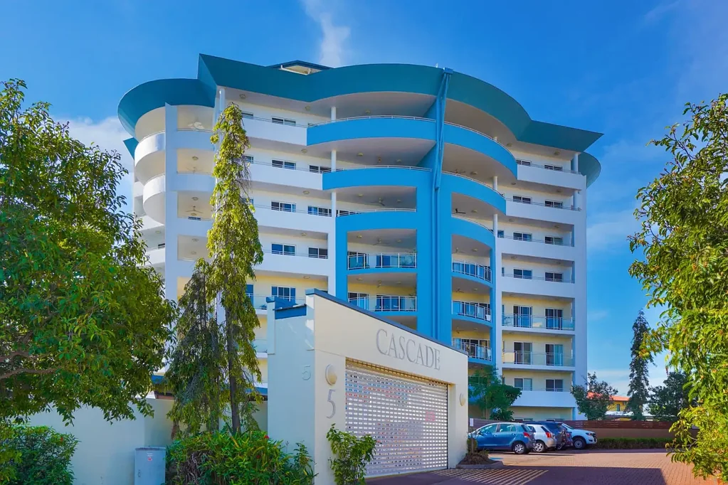 SPACIOUS UNIT IN GREAT LOCATION