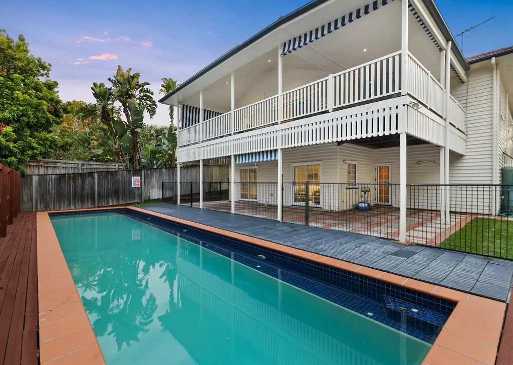St Lucia 5બેડરૂમ Elegant  Family Home in St Lucia - A Perfect Blend of Tradition and Modern Luxur