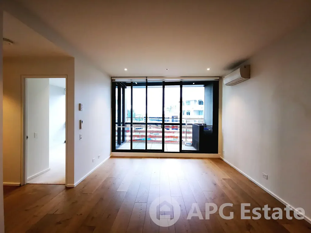 Stylish One-Bedroom Apartment in Central Docklands Location