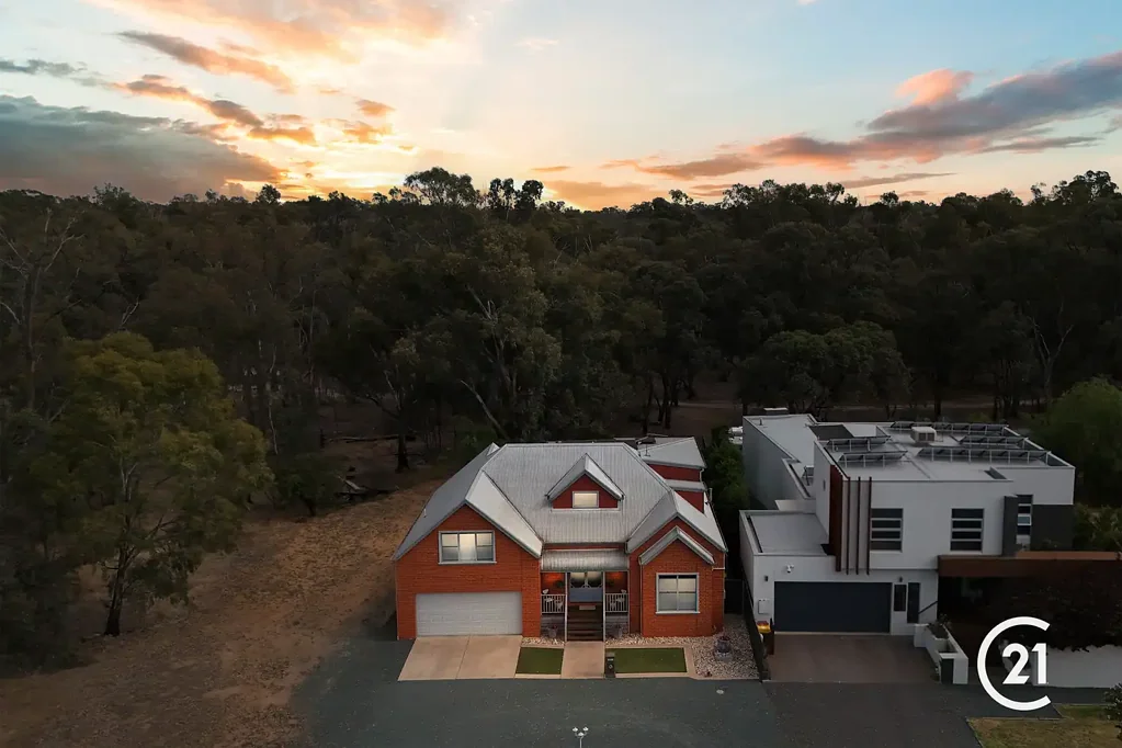 Echuca 4 Slaapkamer High-end Living with Stunning Bush Backyard!