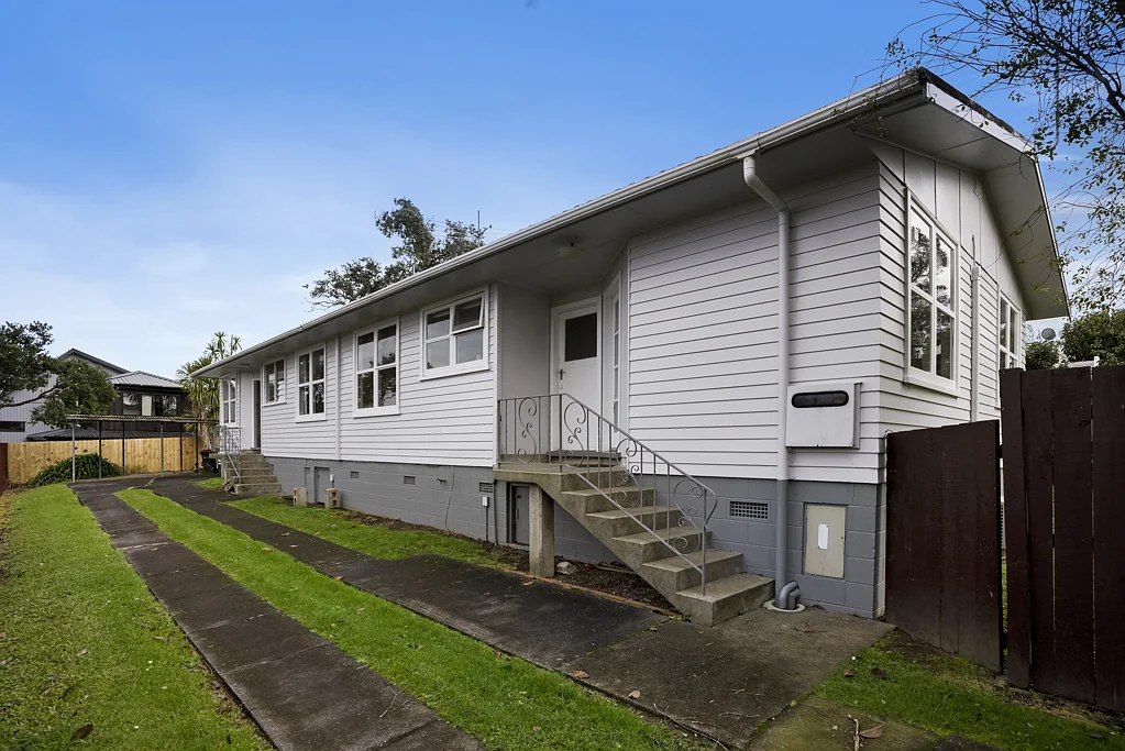 Saint Johns 2 Bedroom Sunny 2-Bedroom Unit with Outdoor Living