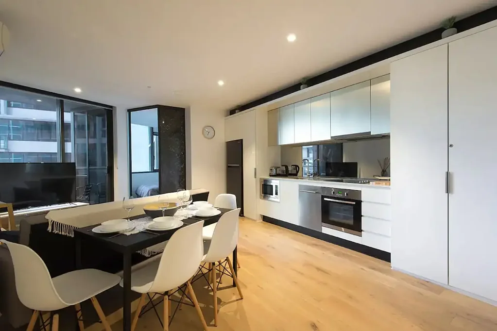 Fully furnished, modern, and super convenient location!