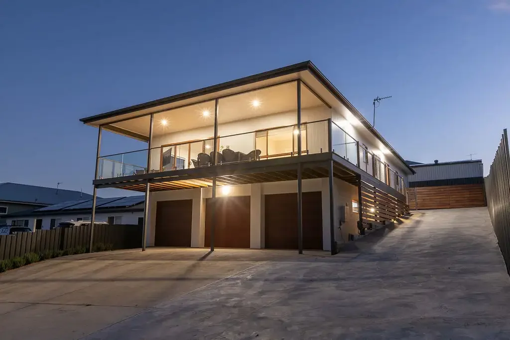Port Lincoln 4 Slaapkamer With a Grandstand View