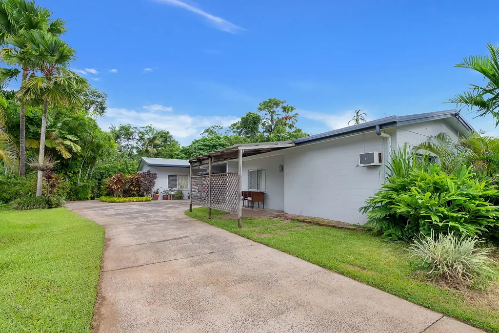 14 Nesbit Street, Whitfield, QLD 4870