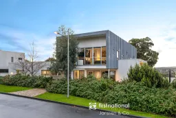 2 Lower Drive, Kew