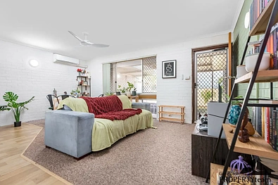 लिविंग रूम - 52B Highbury Street, Mount Tarcoola, WA 6530